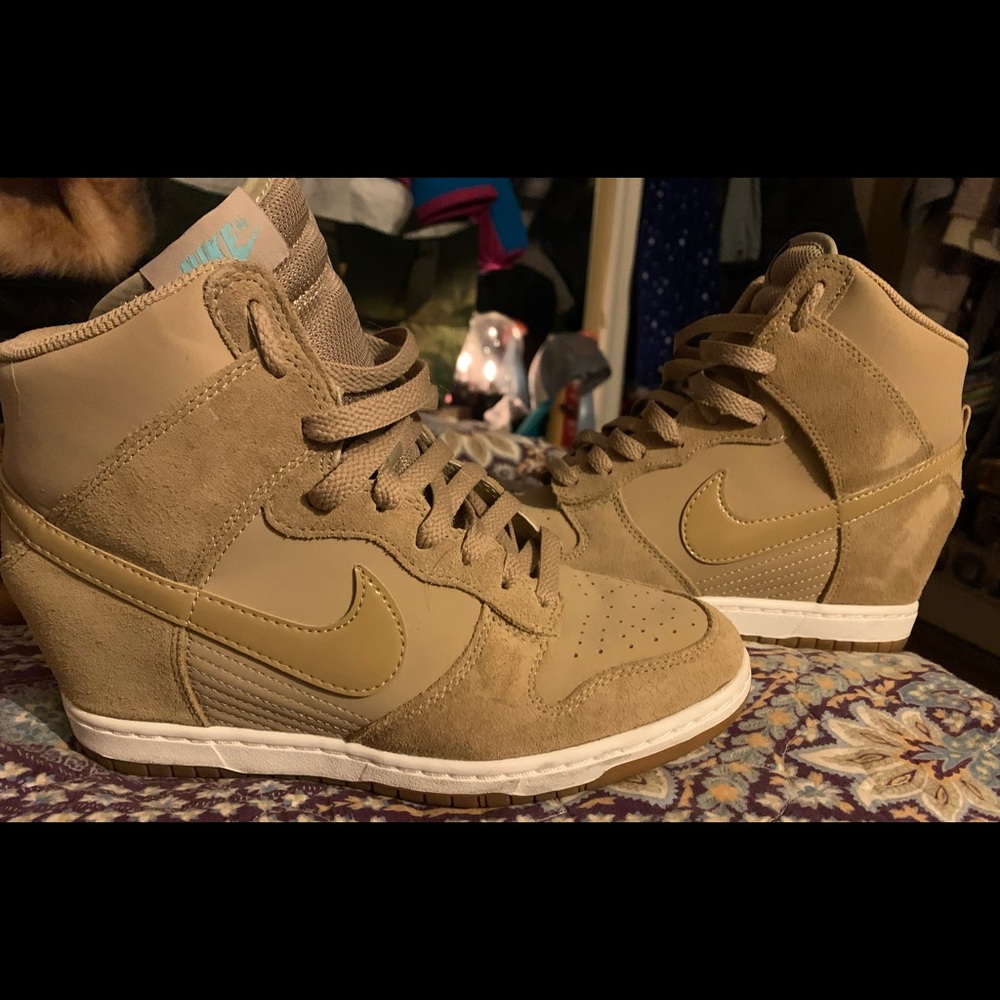 Nike Dunk Sky Essential - Ladies 7.5